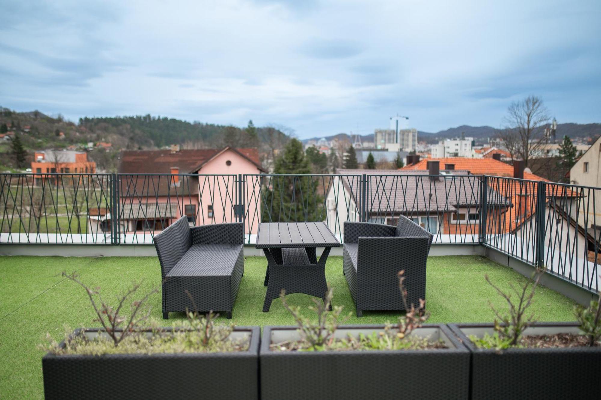 Apartment Vila Idila Tuzla Exterior foto